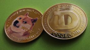 Dogecoin Whales Transfer 800 Million DOGE to Exchanges, Potential Sell-Off Ahead